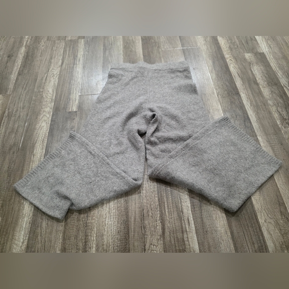 INDUSTRY cozy Wide Leg Nude Tan Wool Blend Pants Joggers Quiet Luxury Classy - Picture 9 of 9